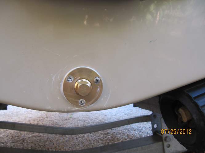 New bronze drain plug